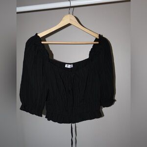 Vestique Cropped Ribbed Black Top Size M
